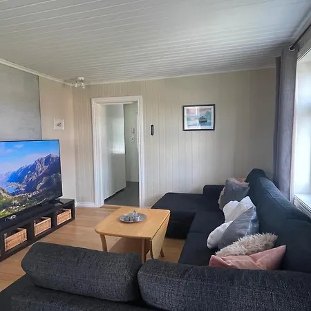 Βίλα Charming For 8 People Moss