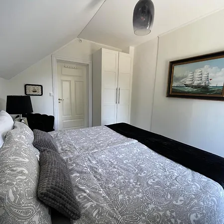 Villa Charming Villa Near Moss And Beach For 8 People