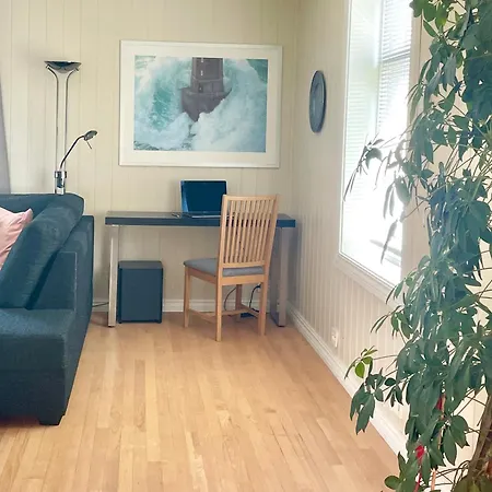 Βίλα Charming For 8 People