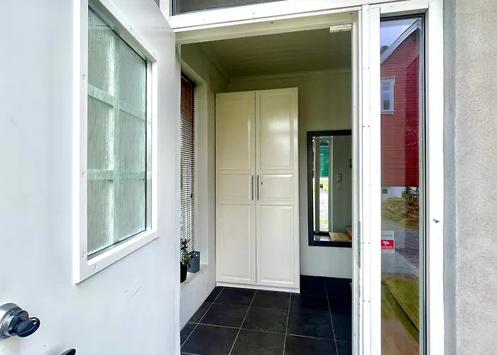 Villaer Charming For 8 People *