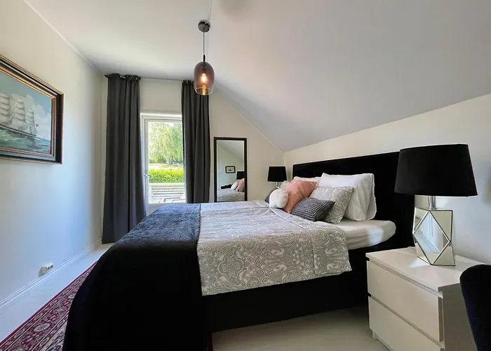Charming For 6-8 People Villa