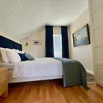 Charming For 6-8 People *