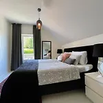 Charming For 6-8 People Villa